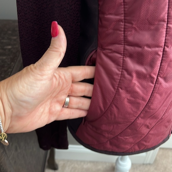 Athleta Women's Quilted Vest - Picture 3 of 9